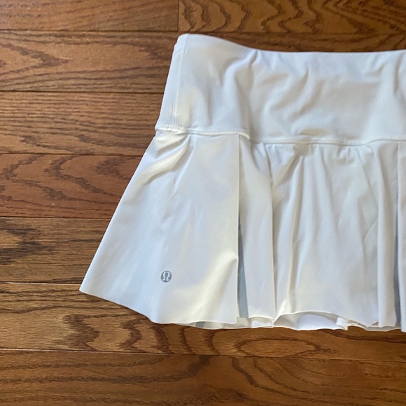 Lululemon Hit your Stride Skirt white RARE - Picture 10 of 10